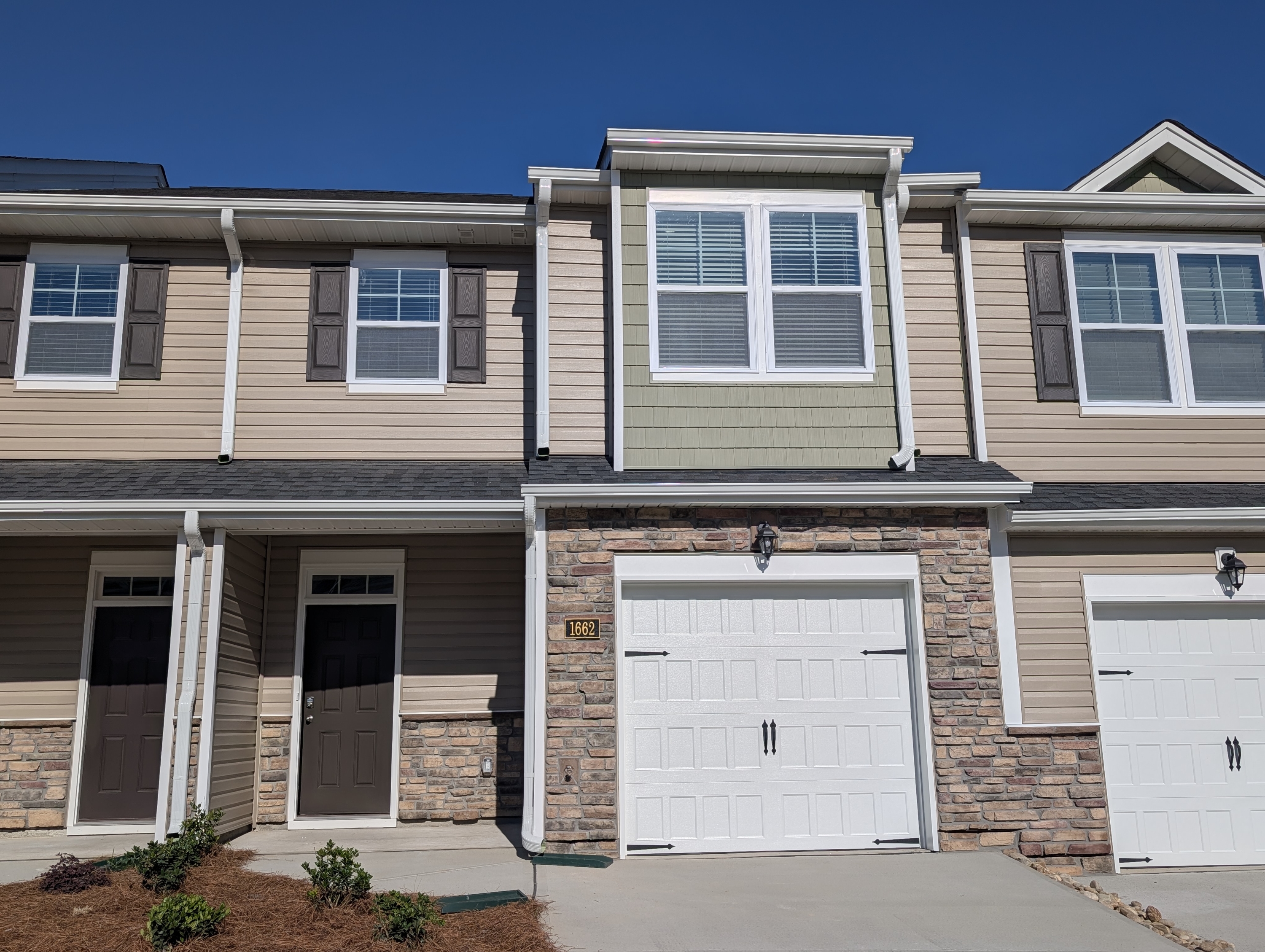 1662 Hallview Court