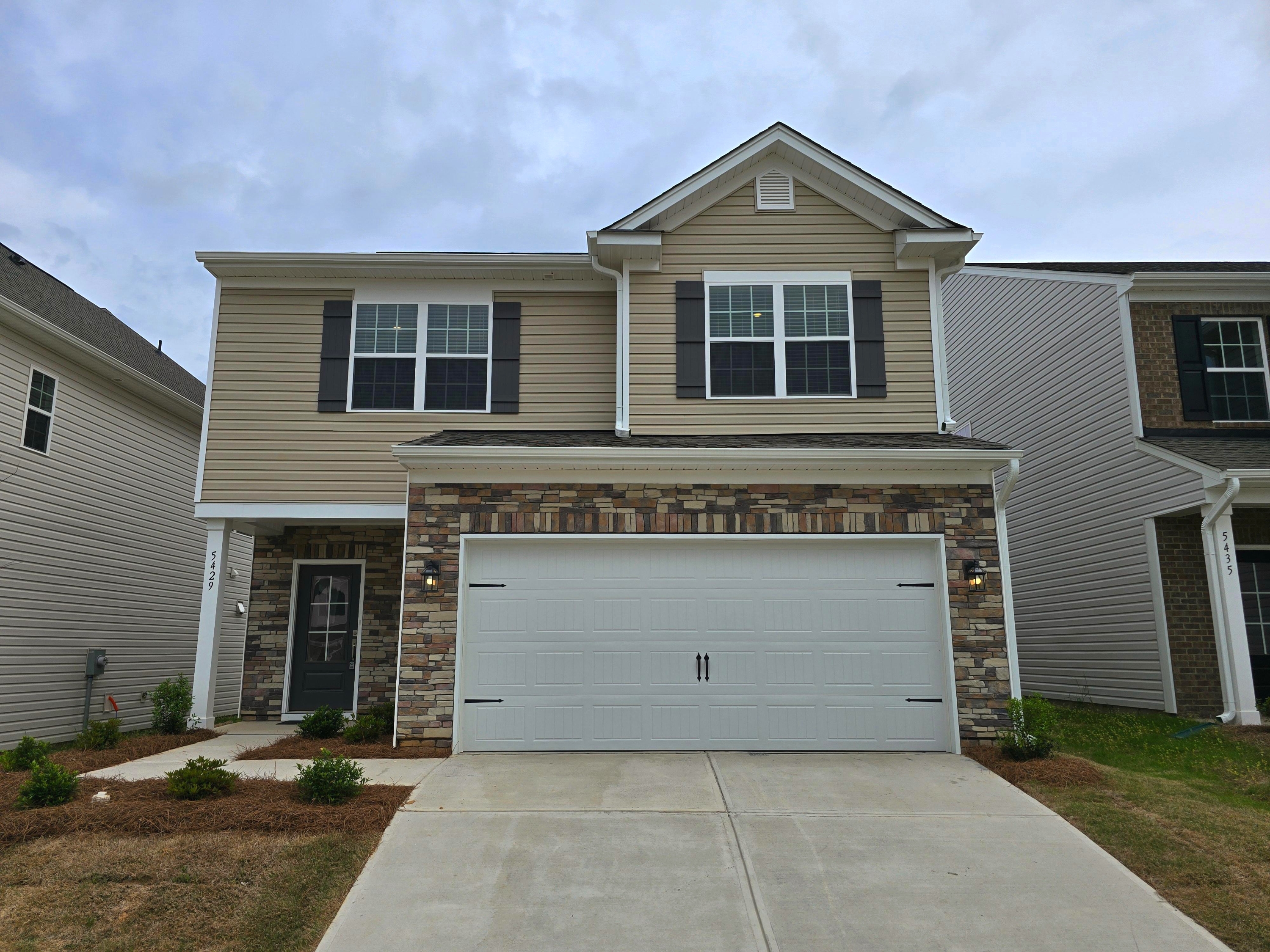 5429 Hydrangea Street