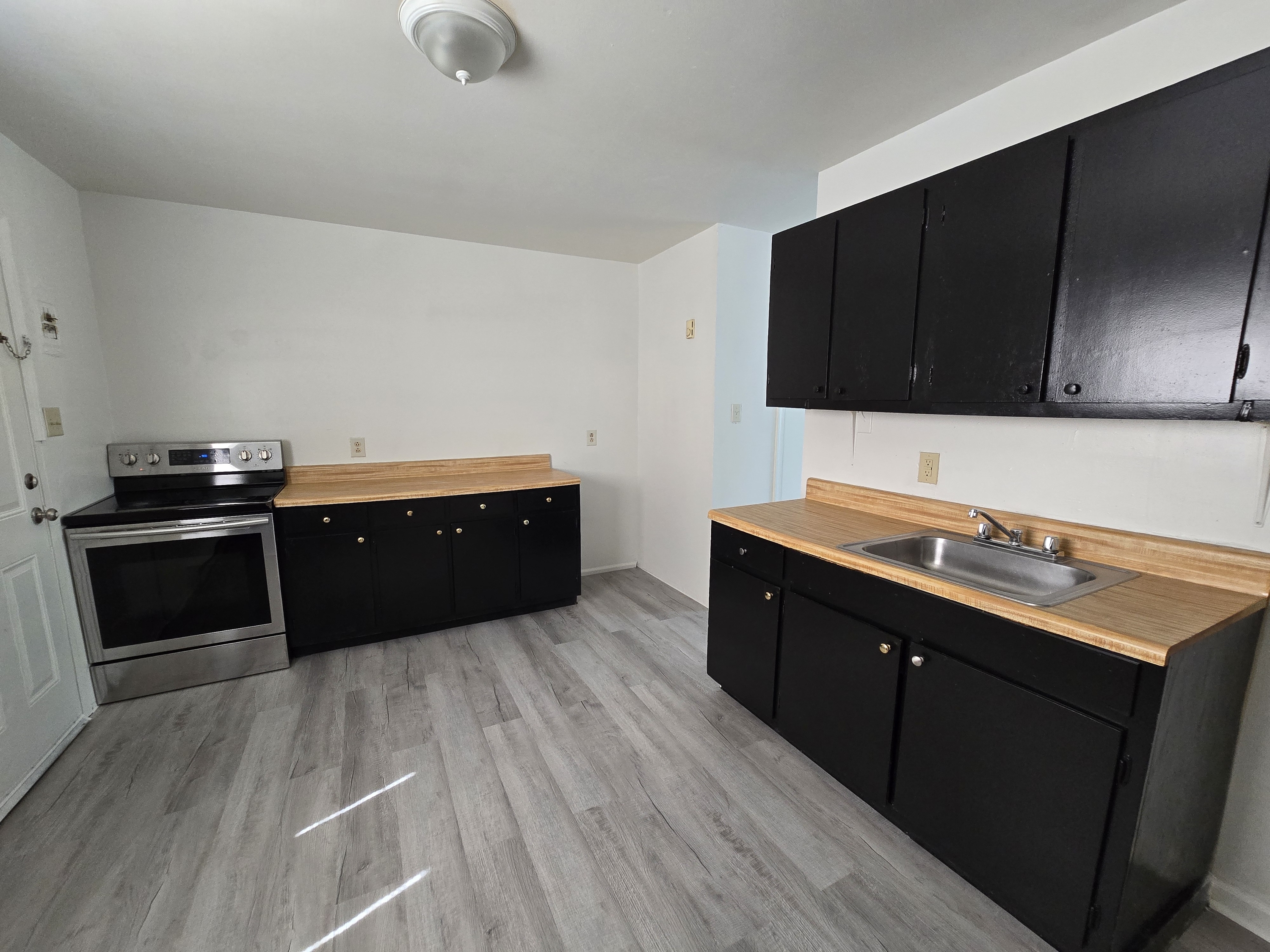 2006 Niagara Street - D